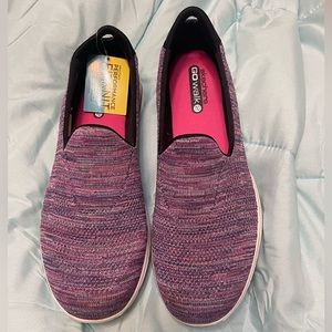 Brand New Ladies sz 10 Sketchers Go Walk
